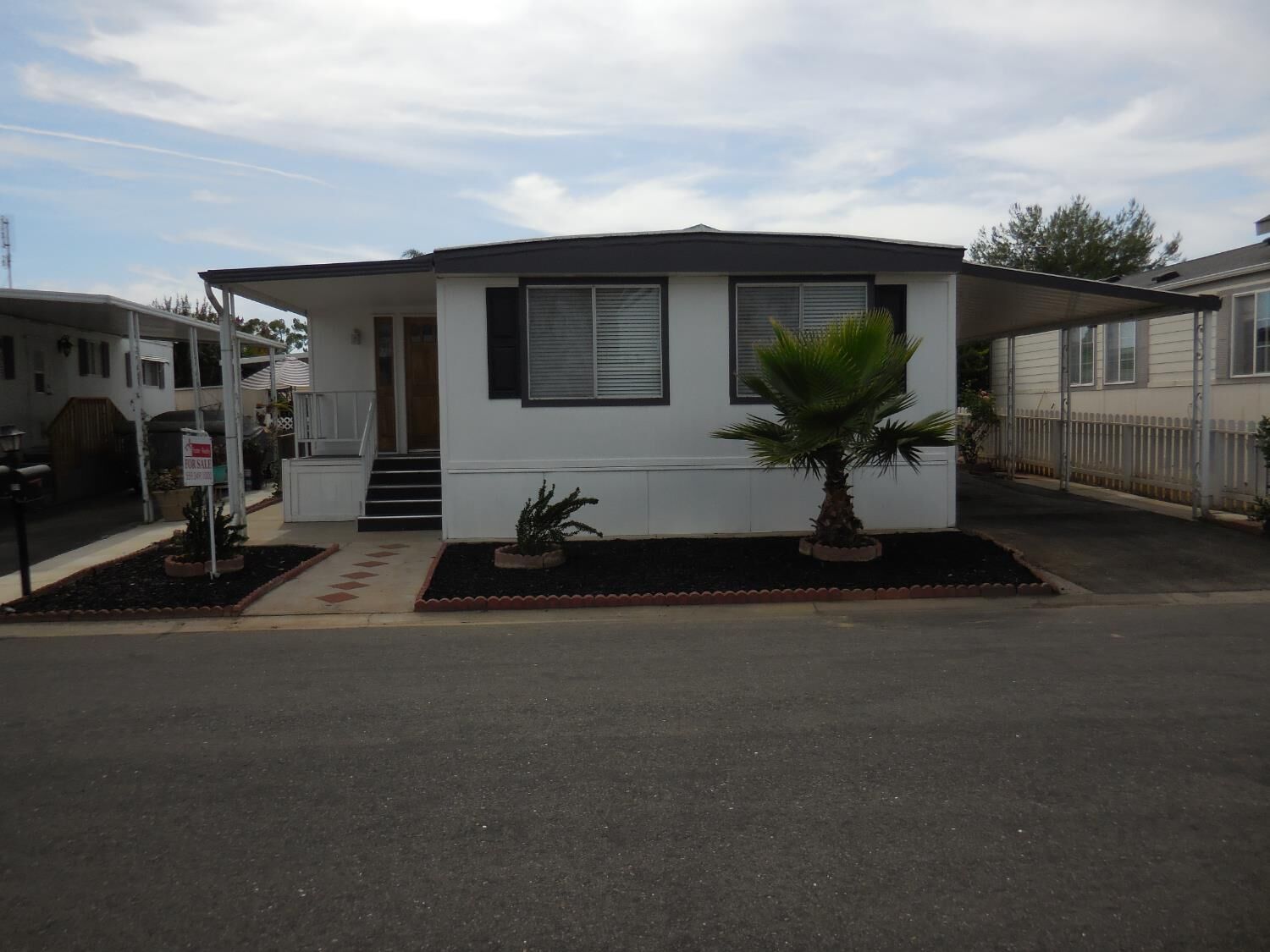 Property Photo: 221 W Herndon Avenue 178 CA 93650