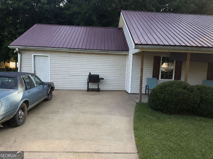 Property Photo: 107 Bonnies Way GA 30233