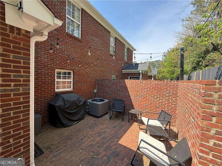 Property Photo: 716 Manor Way GA 30120