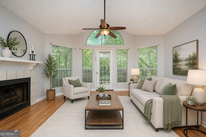 Property Photo: 915 Wentworth Court GA 30022