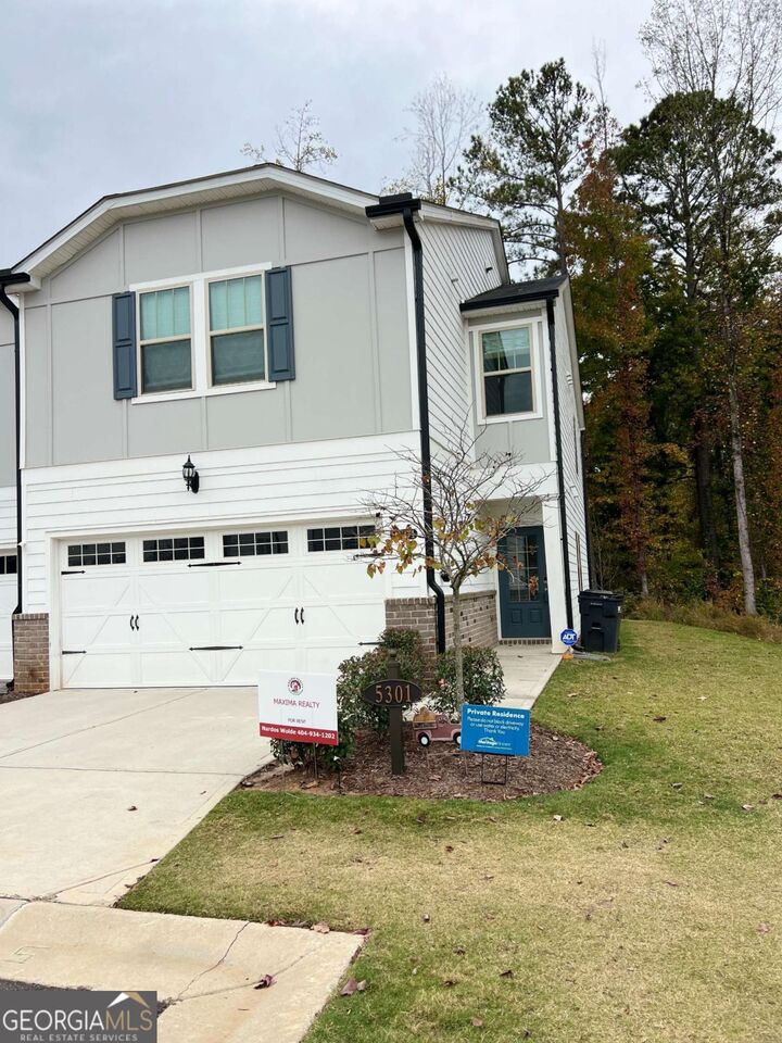 Property Photo: 5301 Glade Park Drive GA 30047