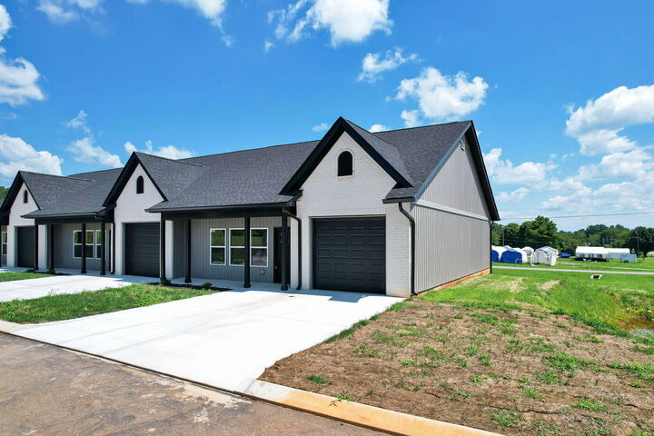 Property Photo: 1090 Congress Parkway N TN 37303