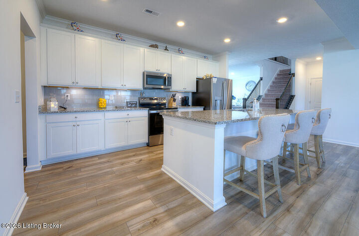Property Photo: 8401 Hummingbird Nest Ct KY 40229