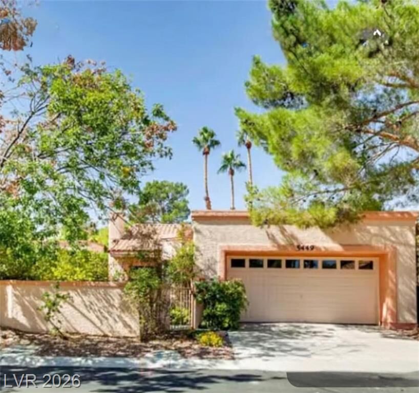 Property Photo: 5449 Olivebrook Court NV 89120