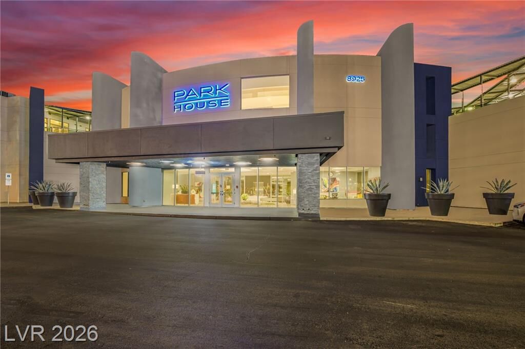 Property Photo:  8925 West Flamingo Road 201  NV 89147 
