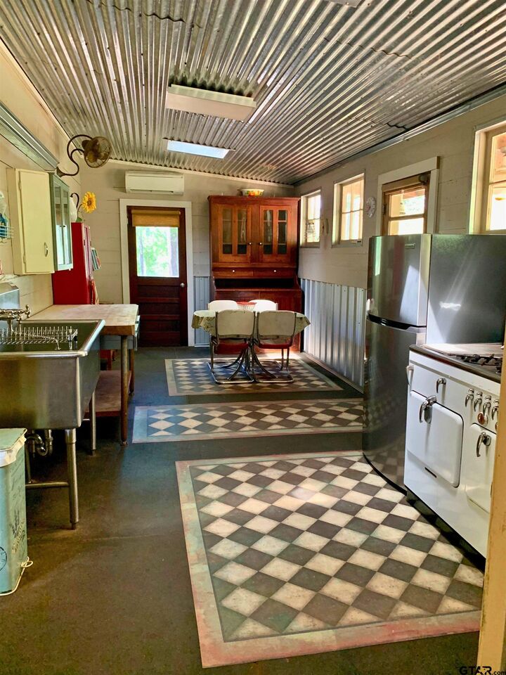 Property Photo: 1692 An Cr 437 TX 75763