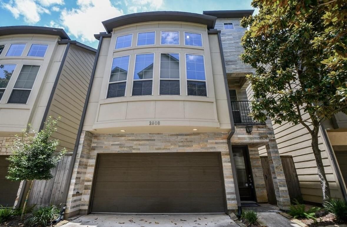 Property Photo:  2908 Leeland Street  TX 77003 