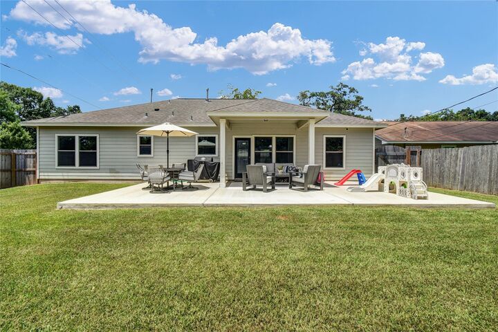 Property Photo: 511 Sycamore Street TX 77566