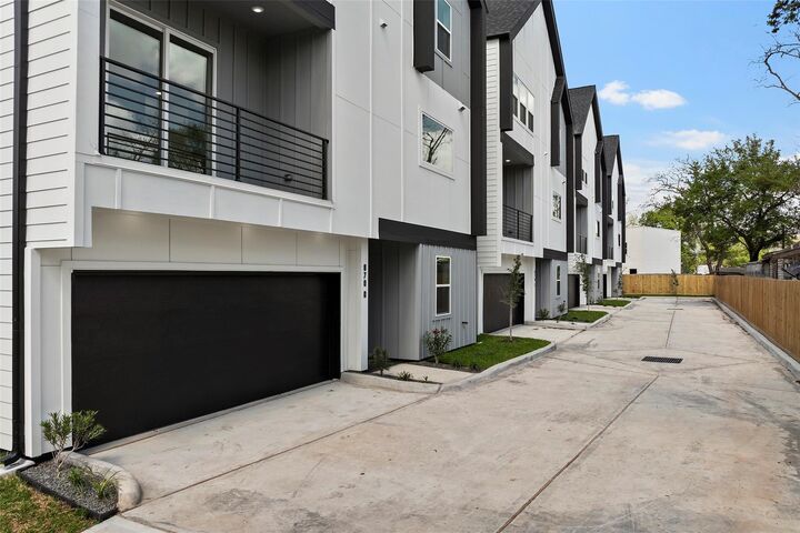 Property Photo: 870 W Little York Road TX 77091