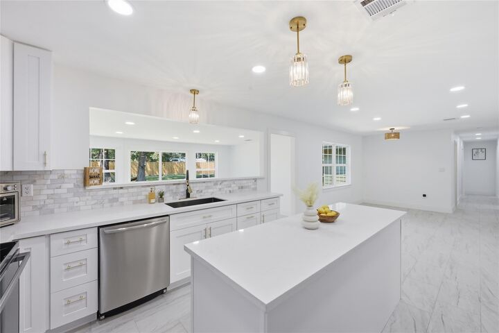 Property Photo:  13570 Moss Hill Drive  TX 77713 