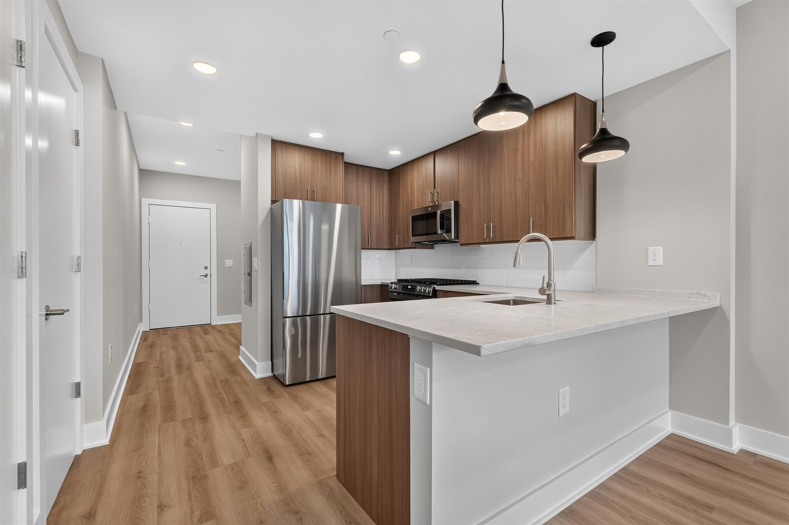 Property Photo: 72 Vroom St 401 NJ 07306