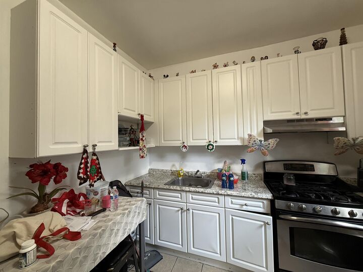 Property Photo:  380 Baldwin Ave 2L  NJ 07306 