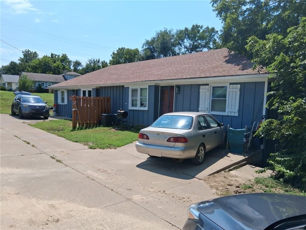 Property Photo:  2440 S 53rd Lane  KS 66106 
