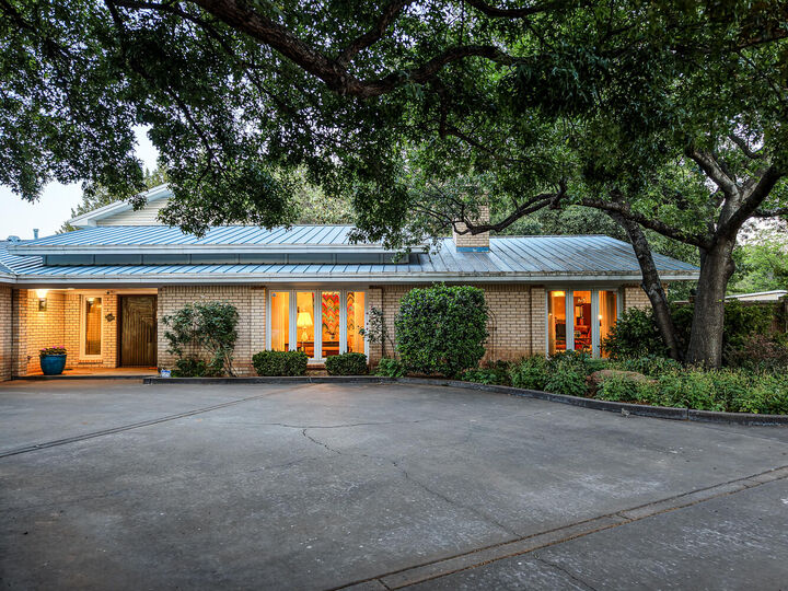 Property Photo:  305 Wayne Avenue  TX 79416 