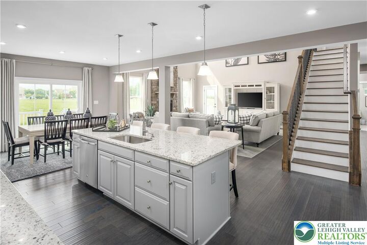 Property Photo:  