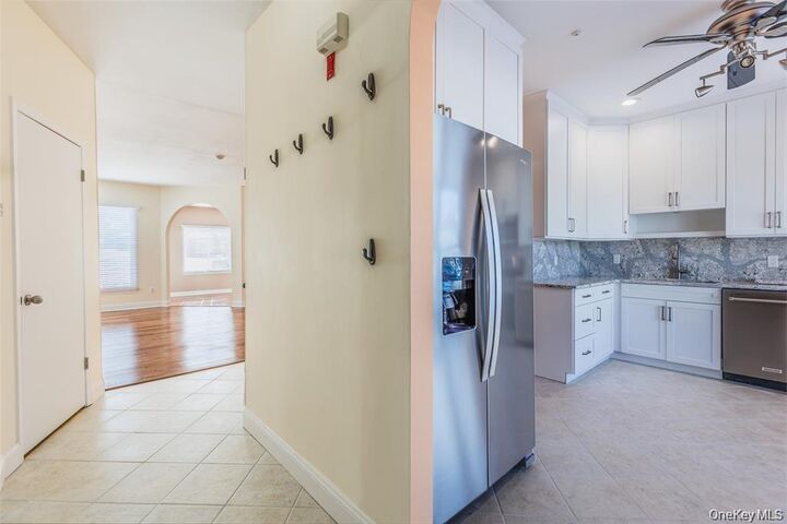 Property Photo:  728 Birchwood Park Drive  NY 11953 