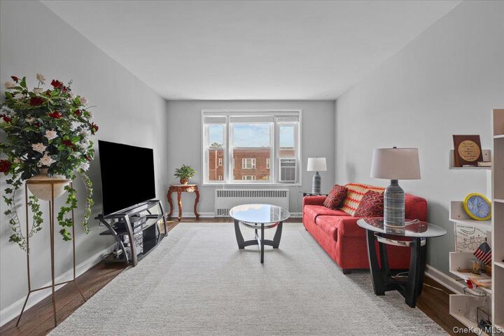 Property Photo:  101 Old Mamaroneck Road 3C7  NY 10605 
