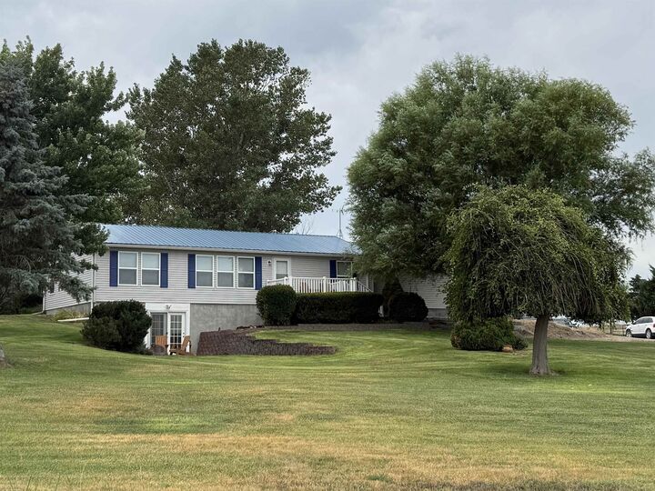 Property Photo: 5605 SW Ridgecrest Circle NE 69101