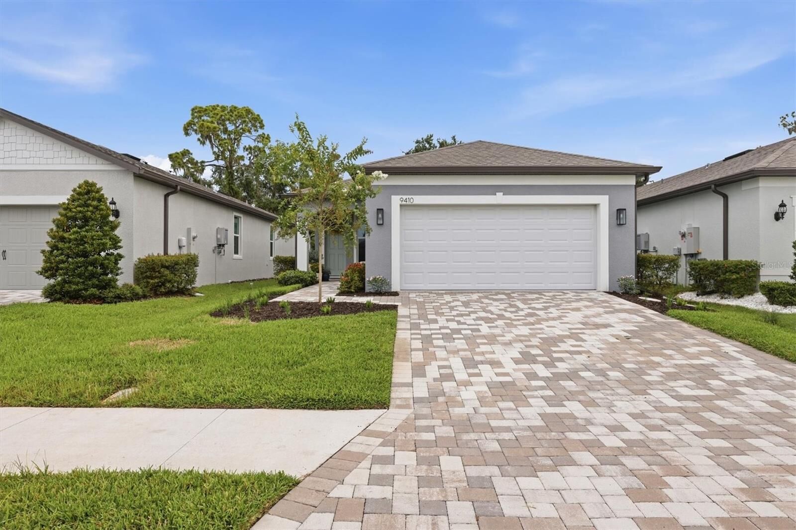 Property Photo: 9410 Shorebird Court FL 34219