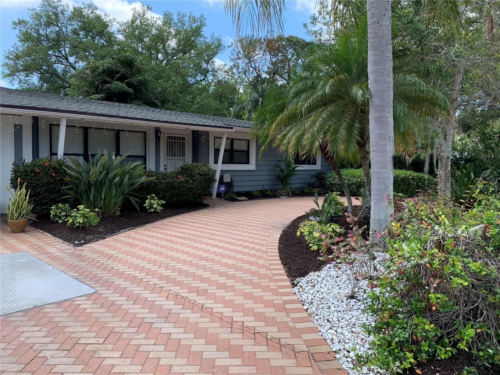 Property Photo:  2436 Waldemere Street  FL 34239 