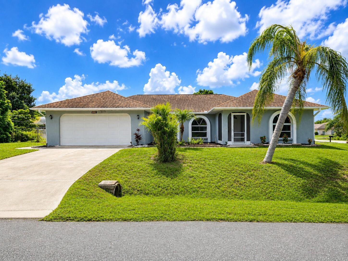 Property Photo: 1002 Torgerson Street FL 34291