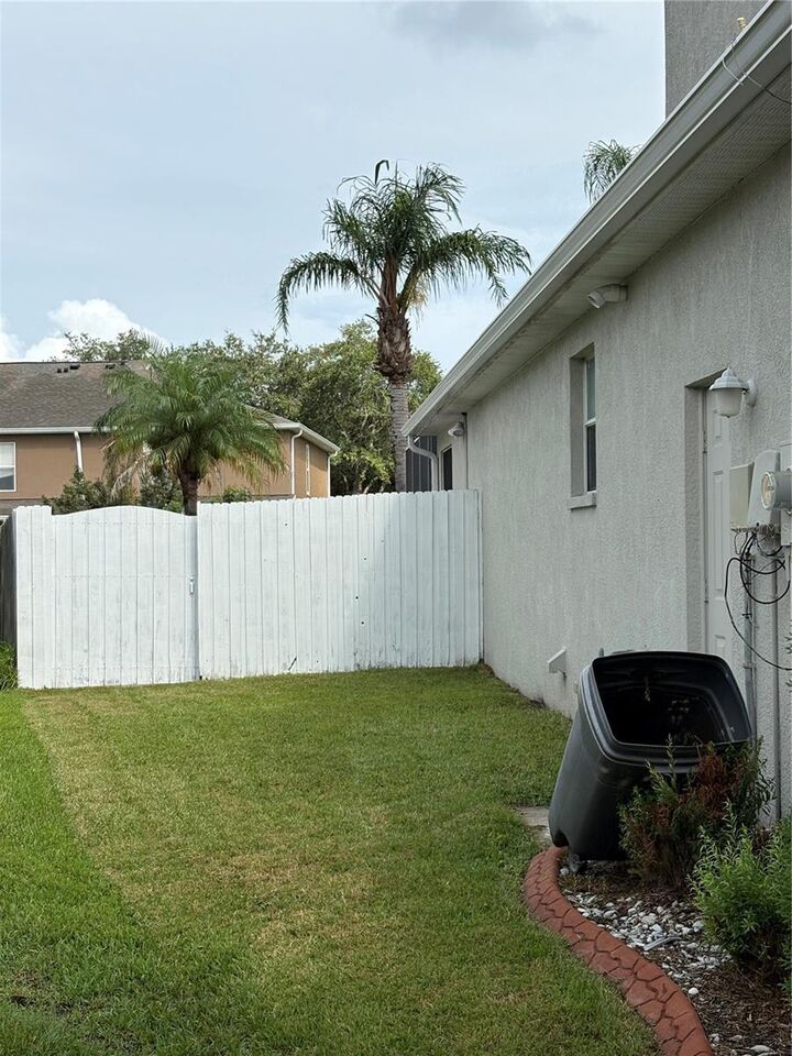 Property Photo:  10761 Banfield Drive  FL 33579 