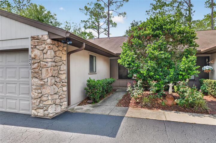 Property Photo: 3751 NW 53rd Road FL 32653