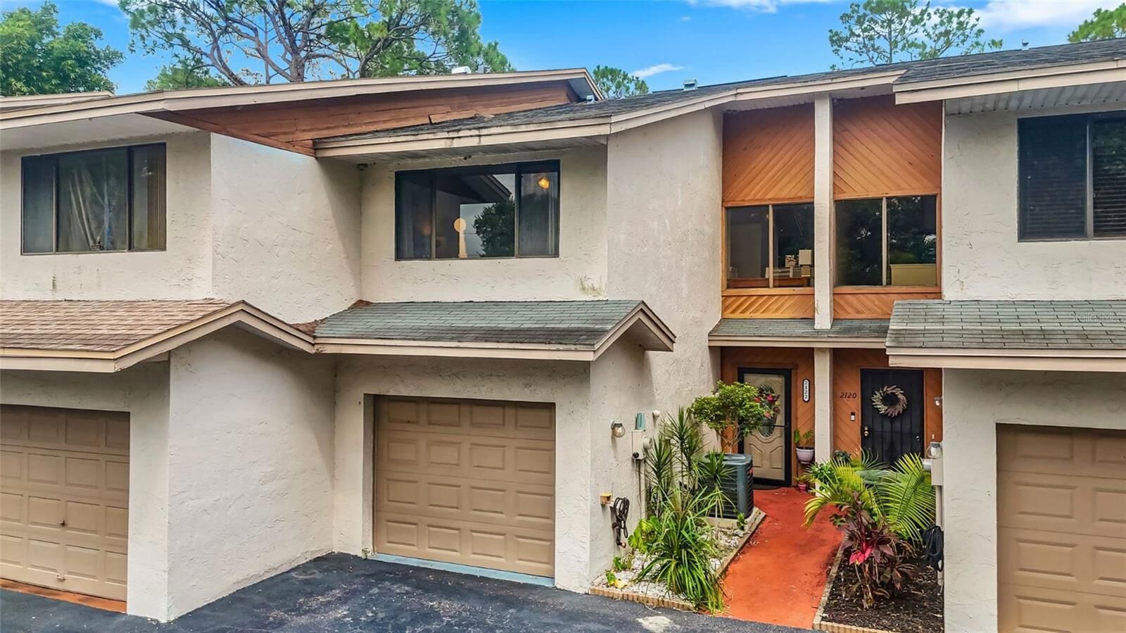 Property Photo: 2122 Tarpon Landings Drive FL 34688