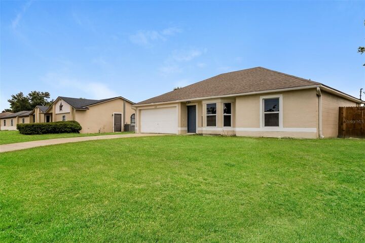 Property Photo:  2729 Gramercy Drive  FL 32738 