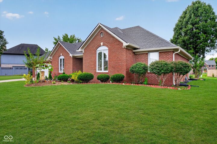 Property Photo: 876 Bayside IN 46143