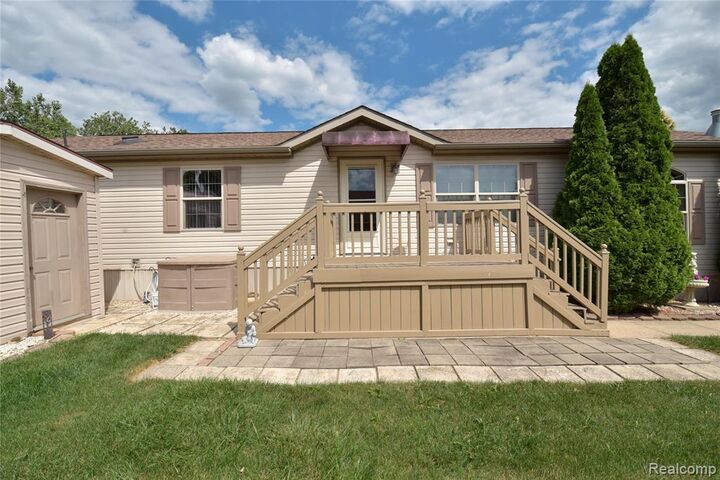Property Photo:  2147 Zack Ridge Drive  MI 48166 