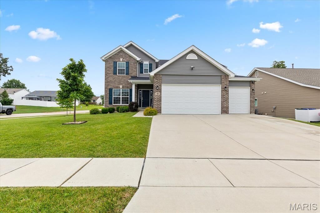 Property Photo:  228 Burrograss Drive  MO 63385 