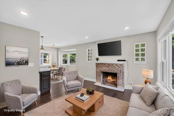 Property Photo:  900 Dwyer Avenue  MO 63122 