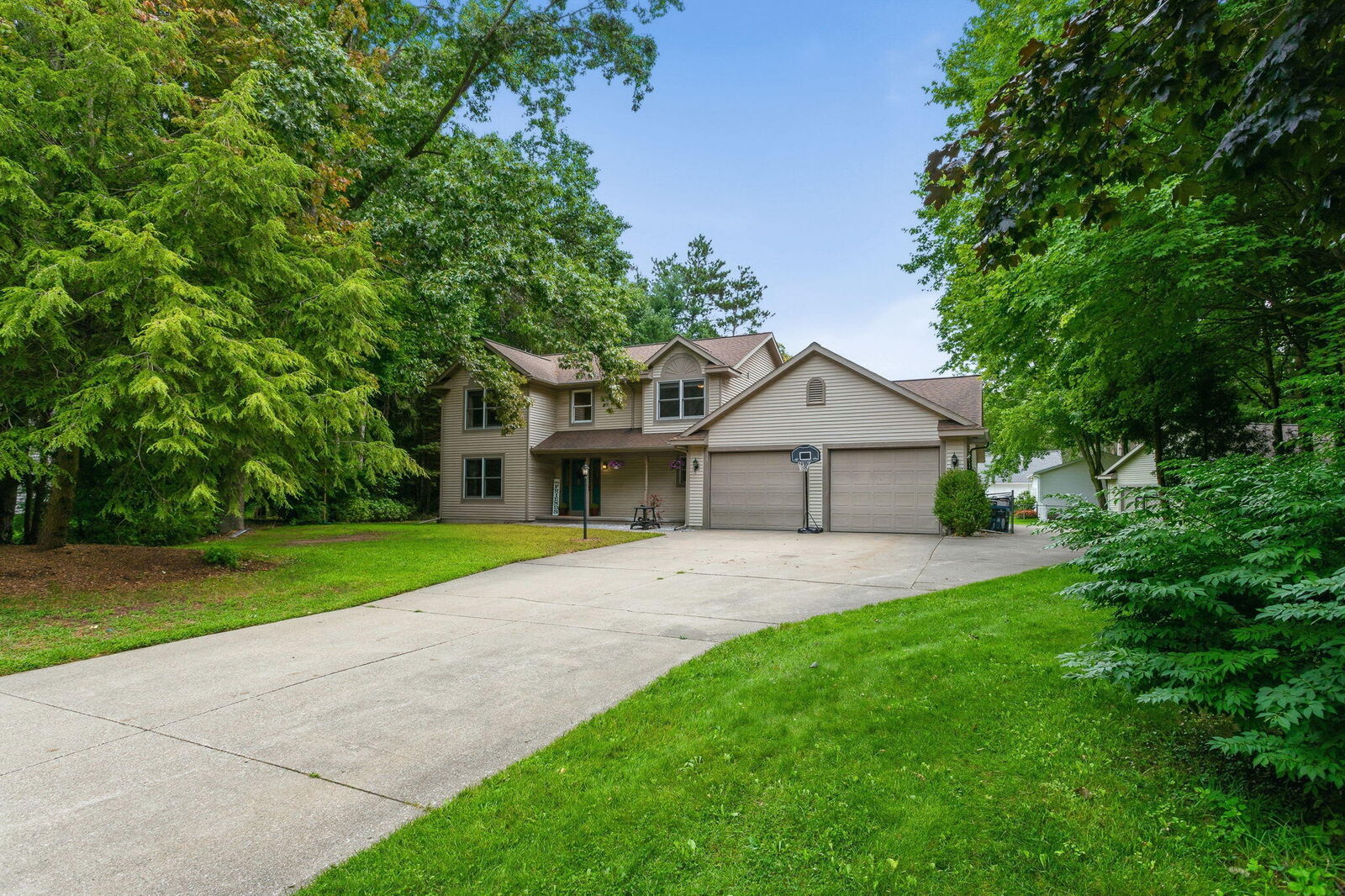 Property Photo: 15250 Hofma Drive MI 49417