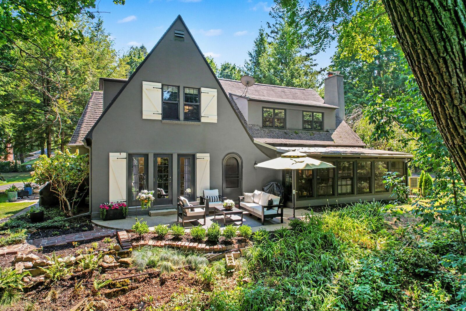 Property Photo: 2093 Capital Avenue SW MI 49015