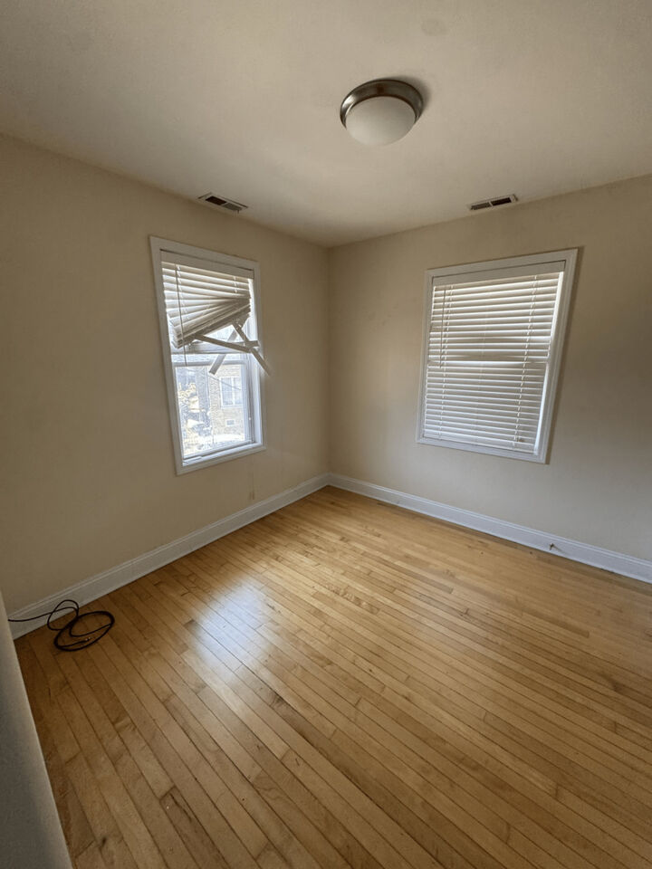 Property Photo:  7555 N Rogers Avenue  IL 60626 