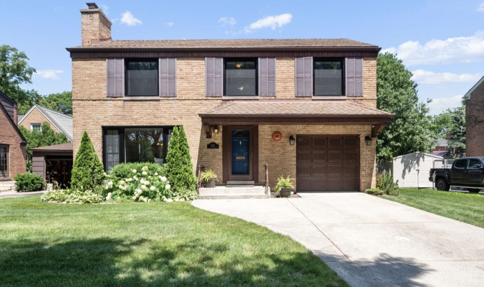Property Photo: 6957 N Caldwell Avenue IL 60646