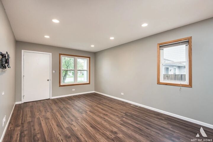 Property Photo:  521 Milton Drive  IL 60563 