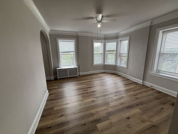 Property Photo:  6748 N Ashland Avenue 405  IL 60626 