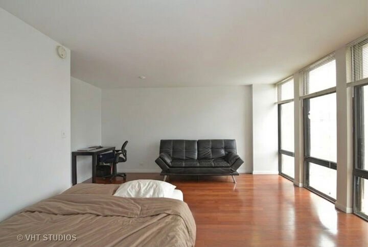 Property Photo:  1 E Scott Street 1606  IL 60610 