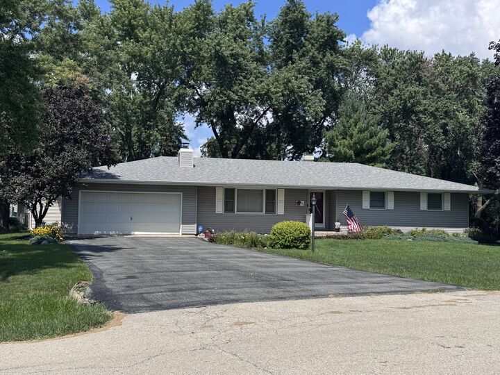 Property Photo: 805 Chelsea Street IL 60451