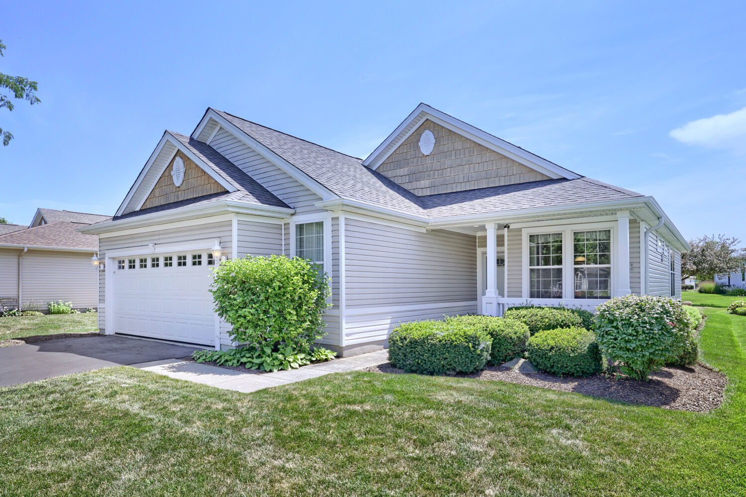 Property Photo: 12613 Oak Grove Drive IL 60142