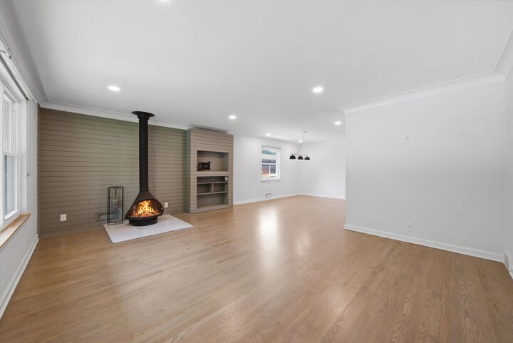 Property Photo: 940 N Oak Park Avenue IL 60302