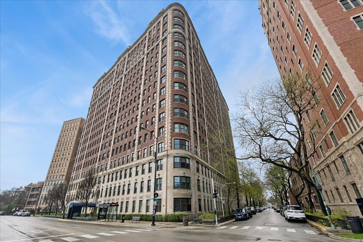 Property Photo: 3750 N Lake Shore Drive 1D IL 60613