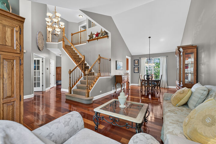 Property Photo:  955 Angle Tarn  IL 60118 