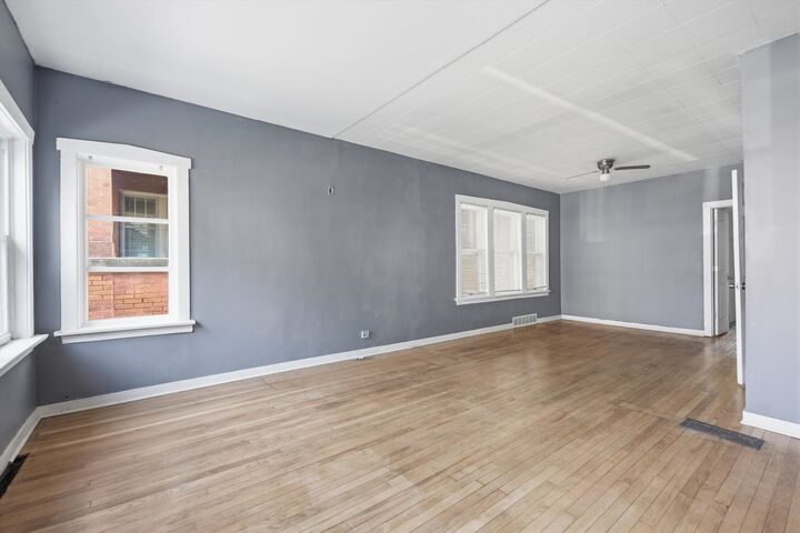 Property Photo:  3316 N Ridgeway Avenue  IL 60618 