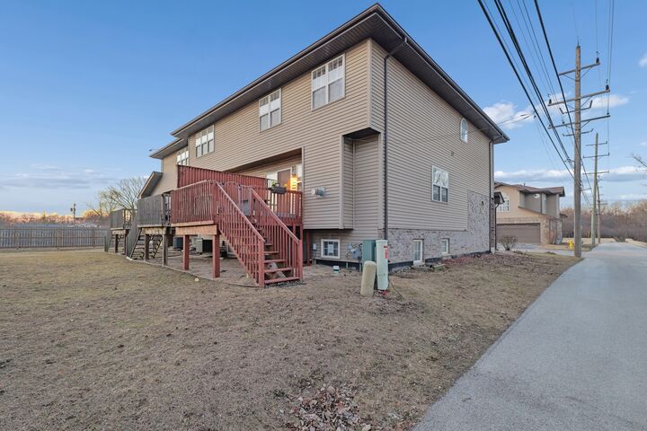Property Photo:  15725 S Kedzie Avenue S 9  IL 60428 