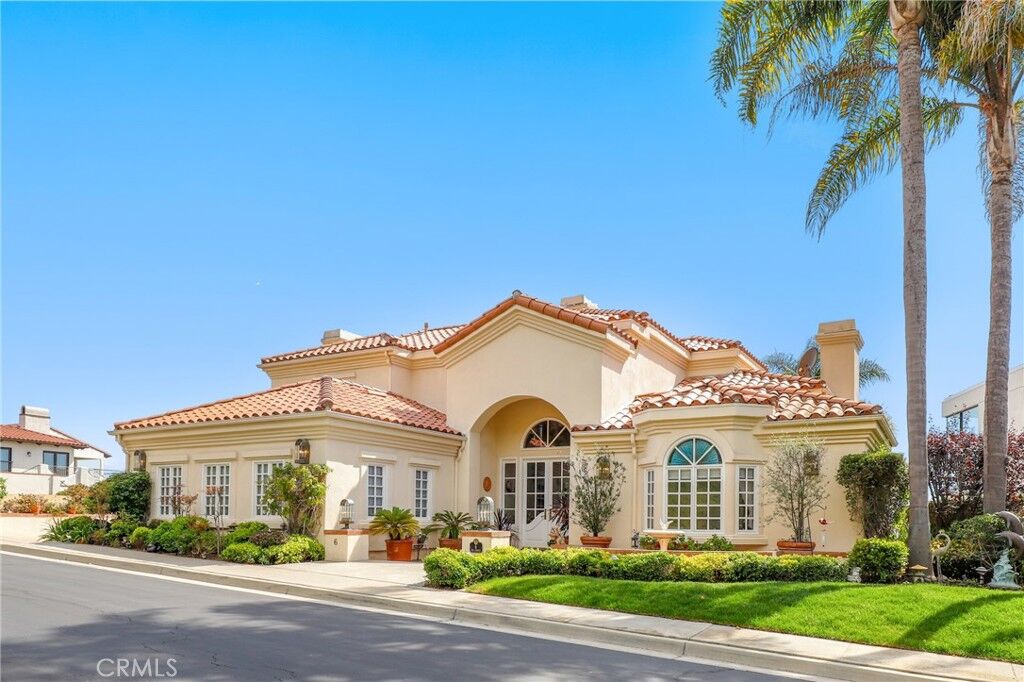 Property Photo:  6 Via Cancha  CA 92673 