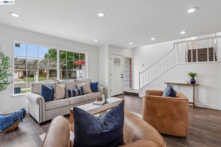 Property Photo:  221 Beegum Way  CA 95123 