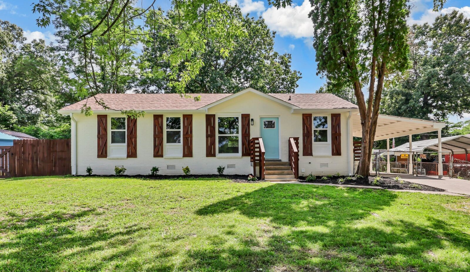 Property Photo: 824 Garrettsburg Rd TN 37042